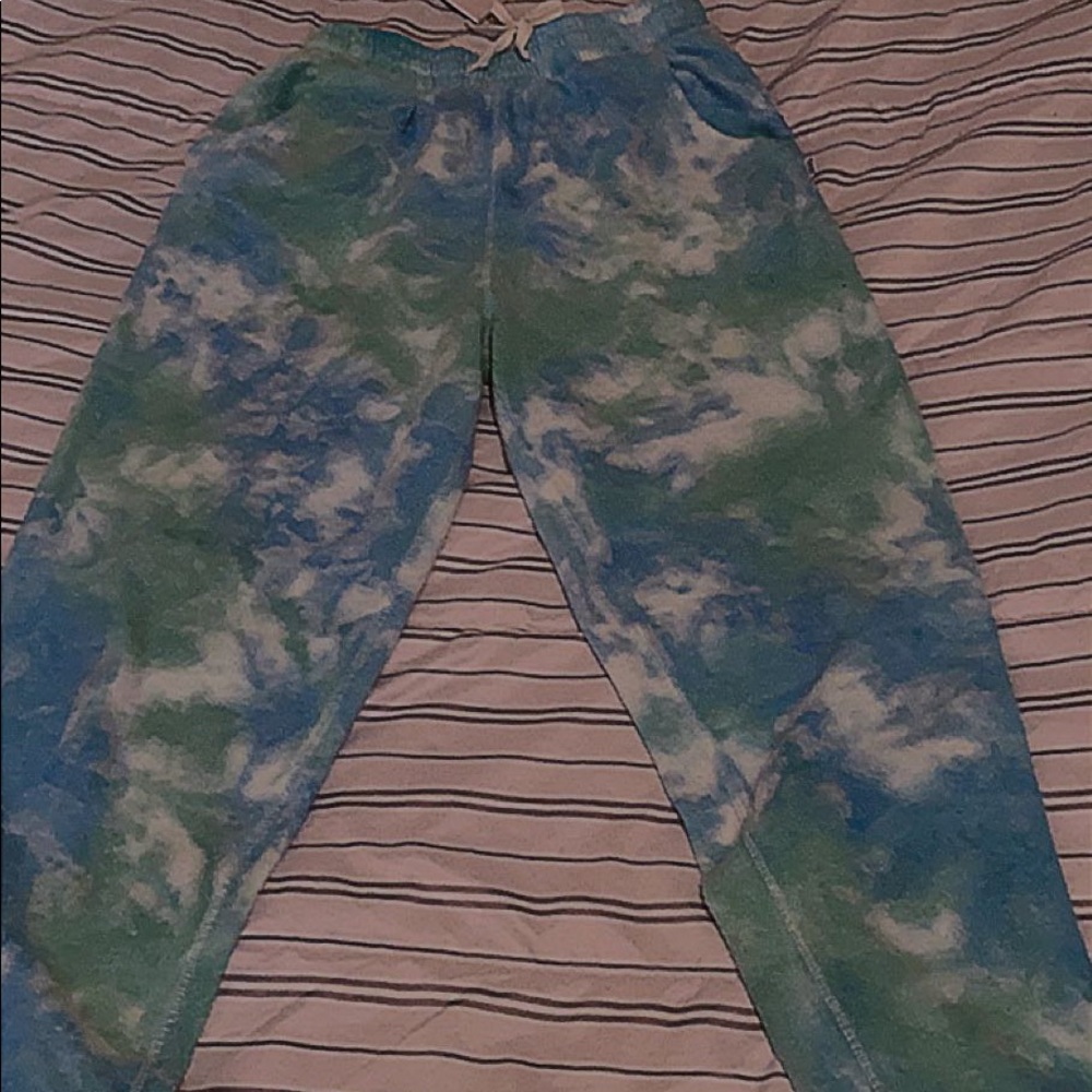 Savannah Chrisley joggers